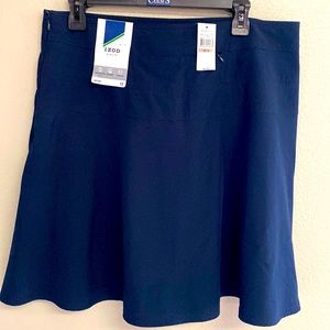 Izod Golf Women's Skort Size 12 Navy. NWT
